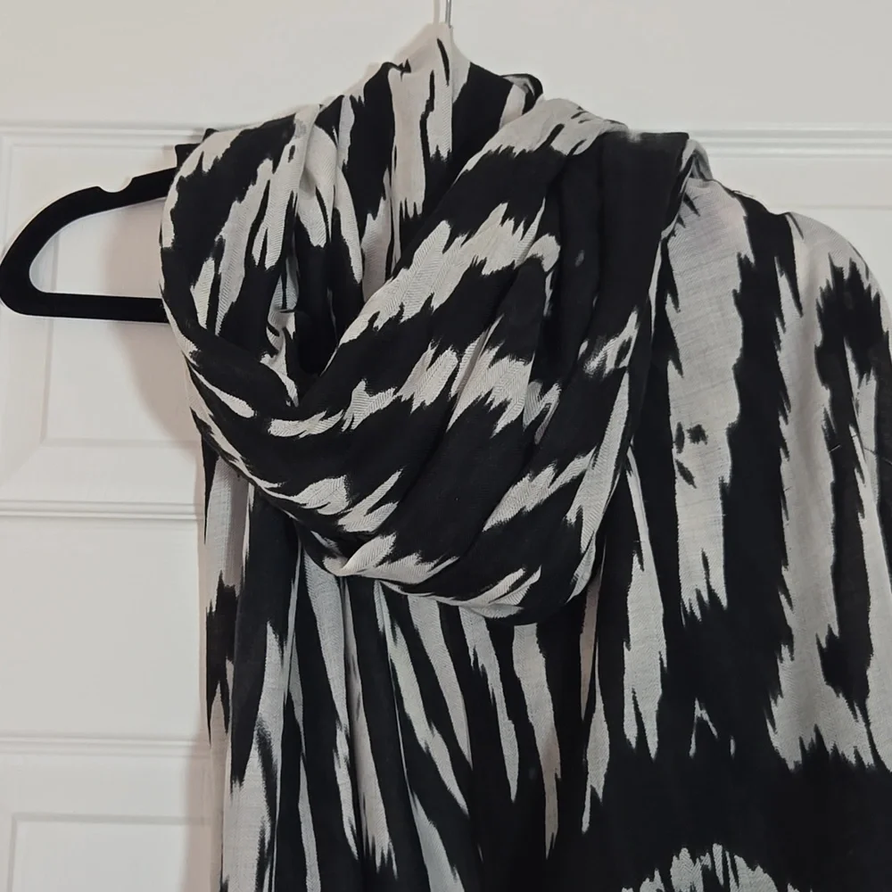 🖤 Black Gray Ombré Zebra Print Lightweight Wrap Scarf 30x72